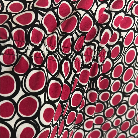 Stylish Pink and Black Women's Top with square neckline - Picture 4 of 4